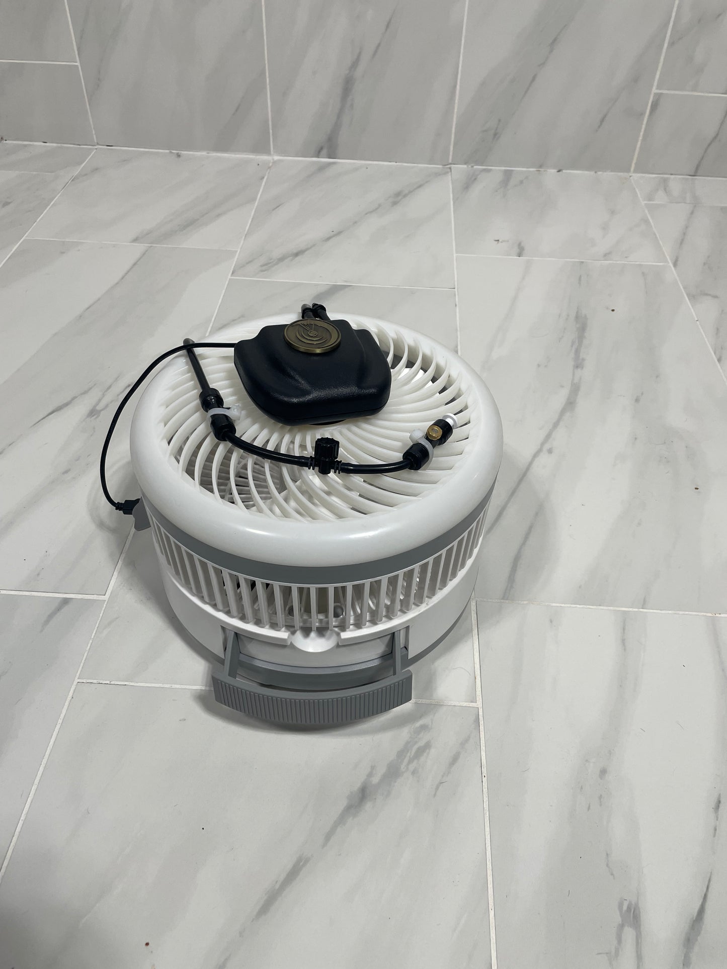 Workhorse: Anywhere Fold-Out Misting Fan - Kit Accessories Included
